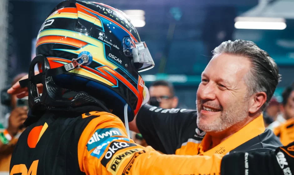 Oscar Piastri i Zak Brown po wygranej GP Arabii Saudyjskiej